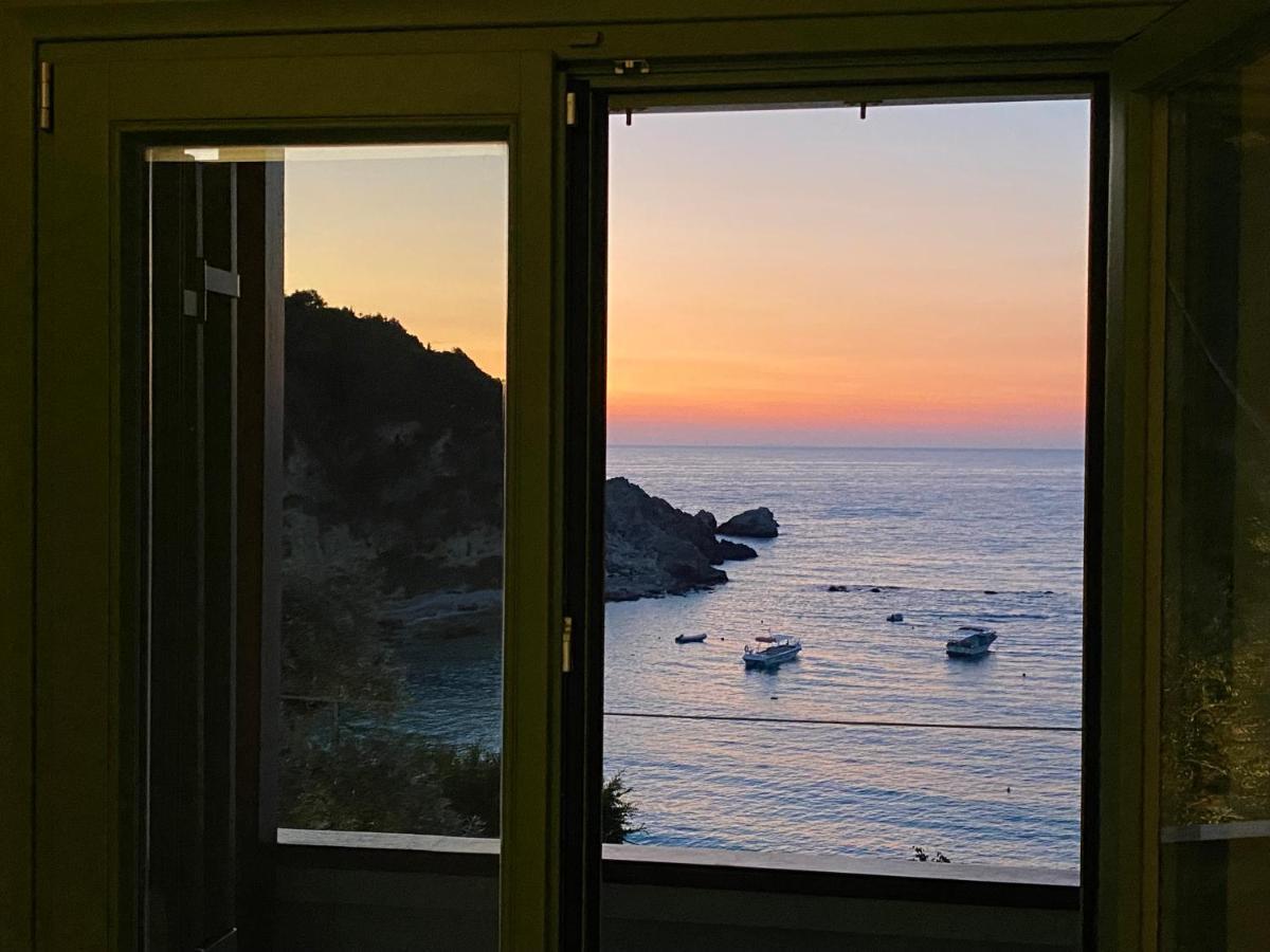 Caltabania Suites Áyios Nikítas Dış mekan fotoğraf